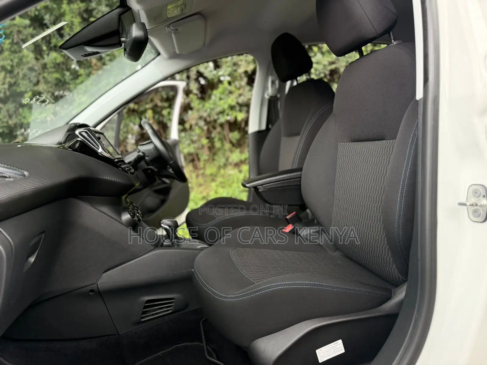 Peugeot 208 2019 White