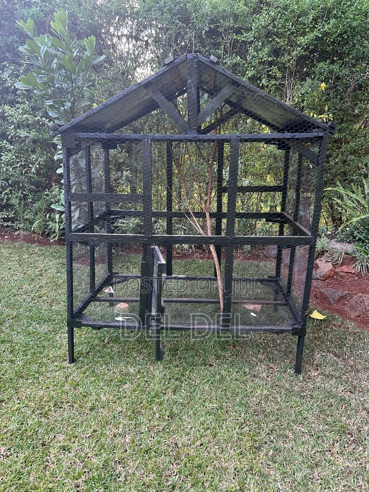 Cage / Aviary