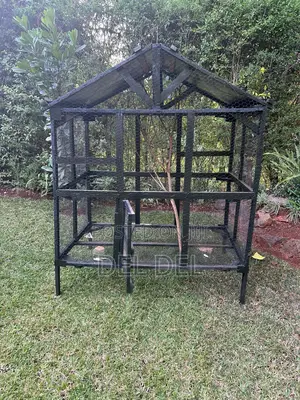 Cage / Aviary