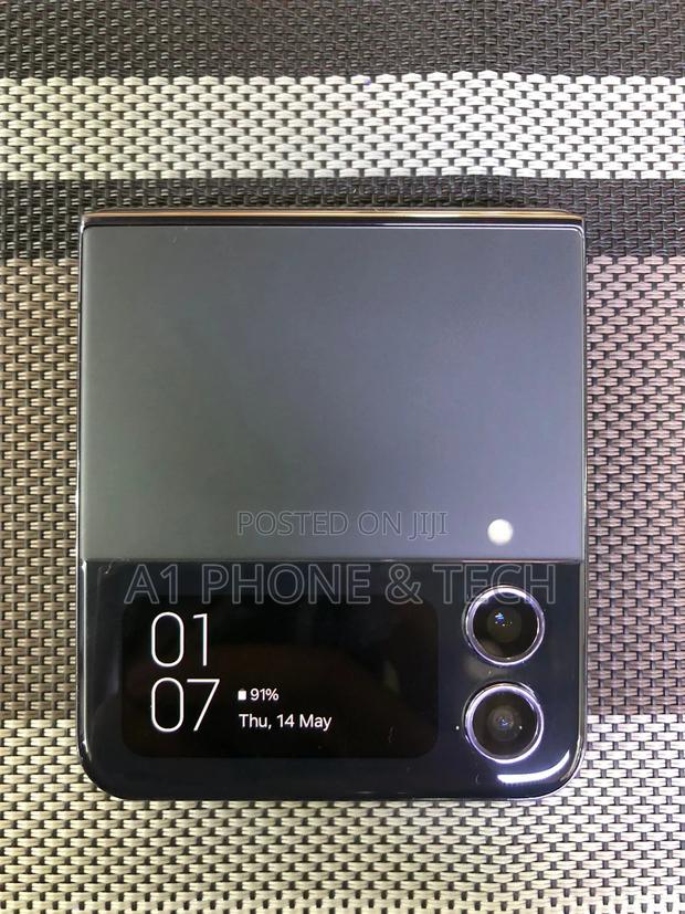 Samsung Galaxy Z Flip4 256 GB Black - thumbnail 2