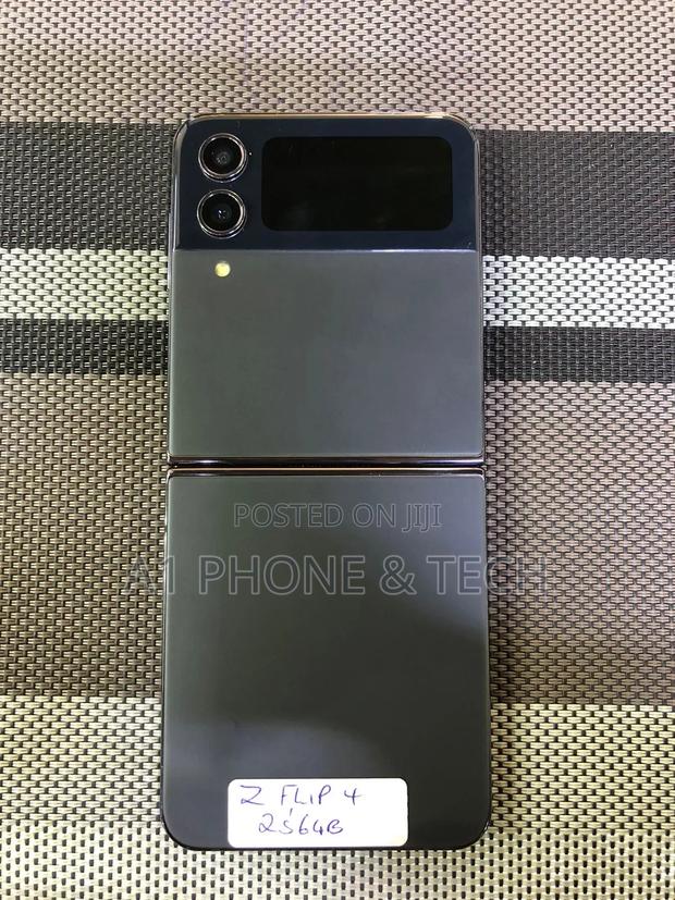 Samsung Galaxy Z Flip4 256 GB Black - thumbnail 3