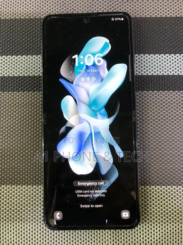 Samsung Galaxy Z Flip4 256 GB Black