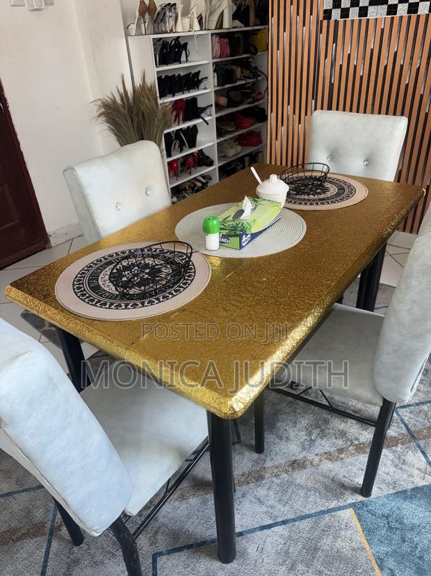 Dinning Table - main view