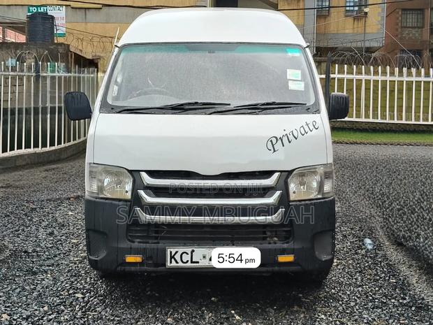 Toyota HiAce 2011 White