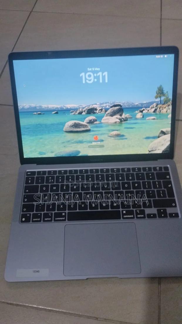New Laptop Apple MacBook Air 8GB Intel Core i7 SSD 256GB