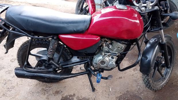 Bajaj Boxer 2018 Red