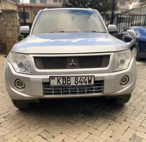 Mitsubishi Pajero V80 3.2 DI-D 2015 Silver