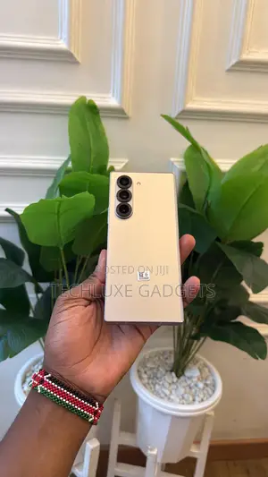 Samsung Galaxy Z Fold6 256 GB Gold