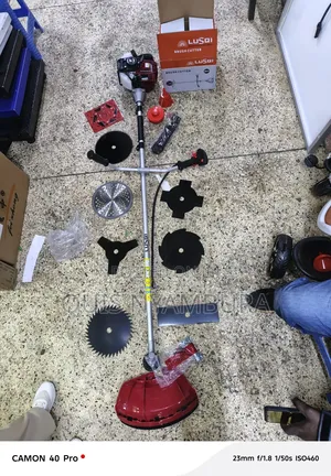 4 Stroke Brush Cutter Machine/Grass Cutter 8pcs Attachment Blades