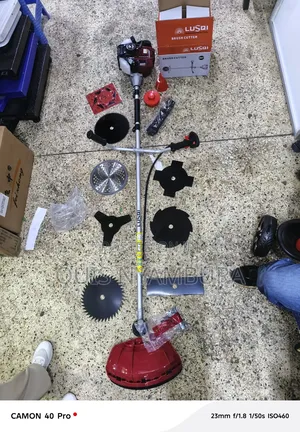 4 Stroke Brush Cutter Machine/Grass Cutter 8pcs Attachment Blades