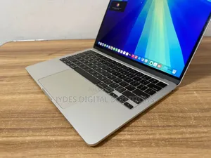 Laptop Apple MacBook Air 2022 M2 16GB Apple M2 SSD 256GB