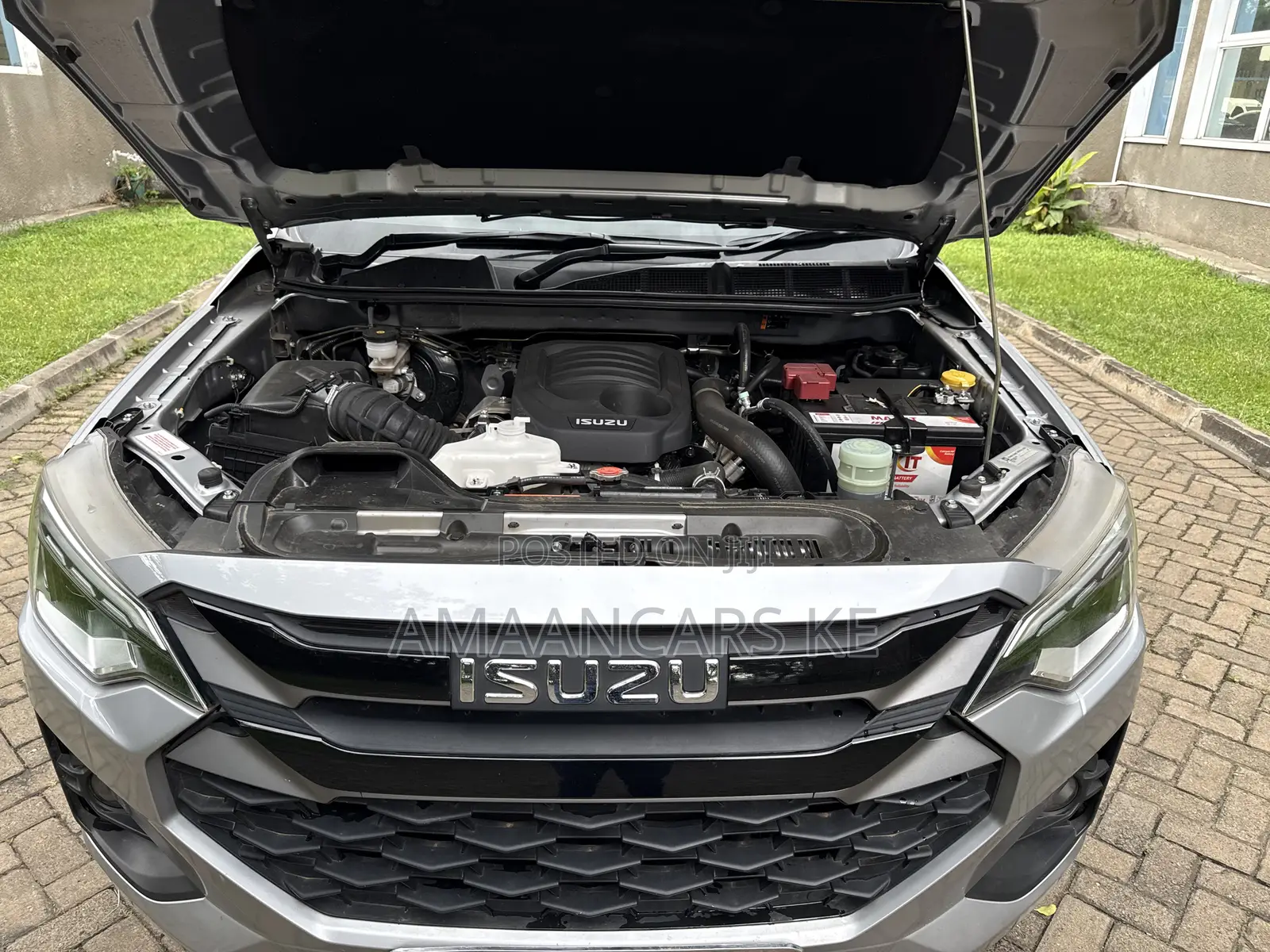 Isuzu D-MAX 2025 Silver