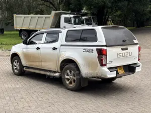 Isuzu D-MAX 2024 White