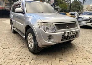 Mitsubishi Pajero V80 3.2 DI-D 2015 Silver