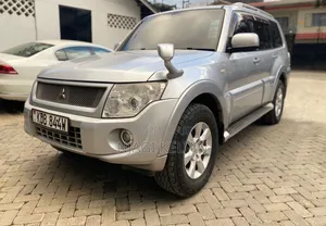 Mitsubishi Pajero V80 3.2 DI-D 2015 Silver