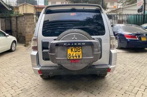 Mitsubishi Pajero V80 3.2 DI-D 2015 Silver