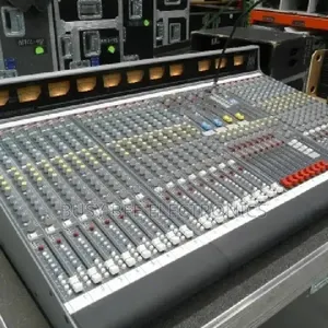 Allen and Heath Gl3200 Mixer