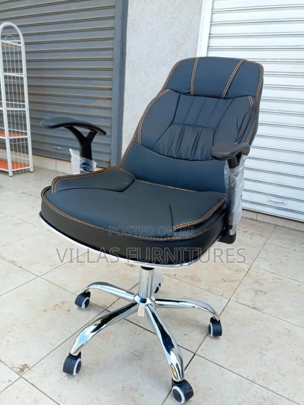 Office Chair:Regal Leather Chair
