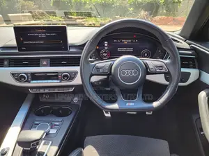 Audi A4 2.0T ultra Premium FWD 2018 Gray