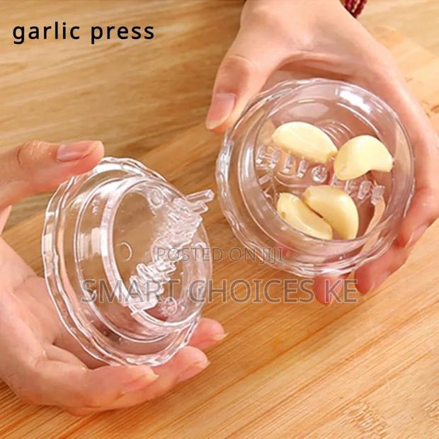 Multifunction Twist Garlic Masher, Peeler Kitchen Ginger Crusher - thumbnail 3