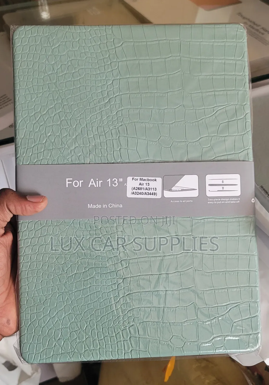 Crocodile-Textured Hard Shell Case for a 13.6-Inch Macbook Air.