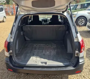 Nissan Advan 2010 Silver
