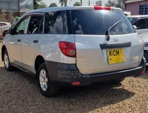 Nissan Advan 2010 Silver