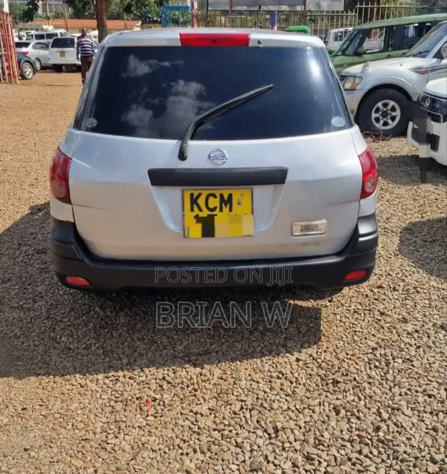 Nissan Advan 2010 Silver