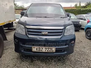 Toyota Noah 2007 Blue