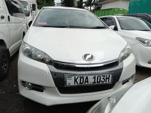 Toyota Wish 2013 White