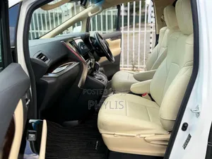 Toyota Alphard 2.5 Petrol FWD 2019 White