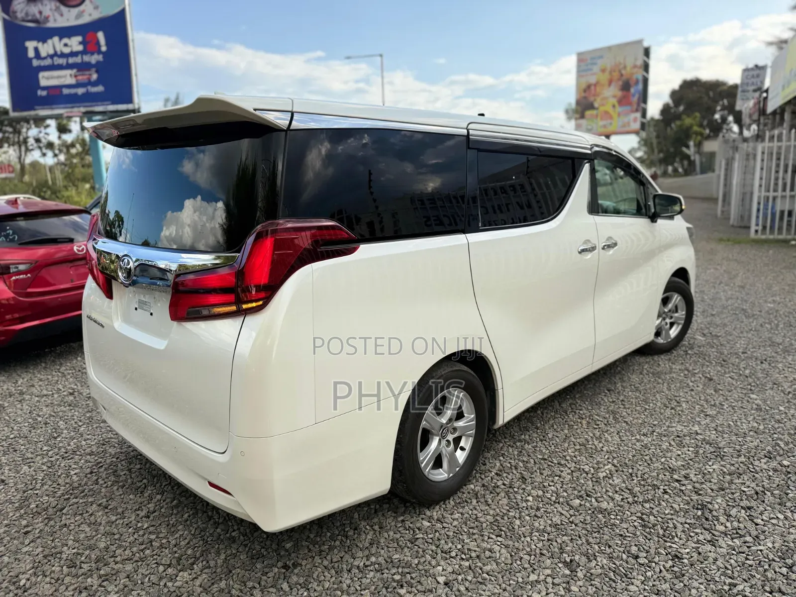 Toyota Alphard 2.5 Petrol FWD 2019 White