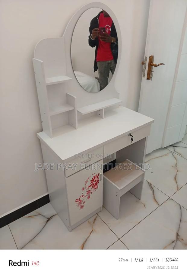 Dressing Table Dressing Table