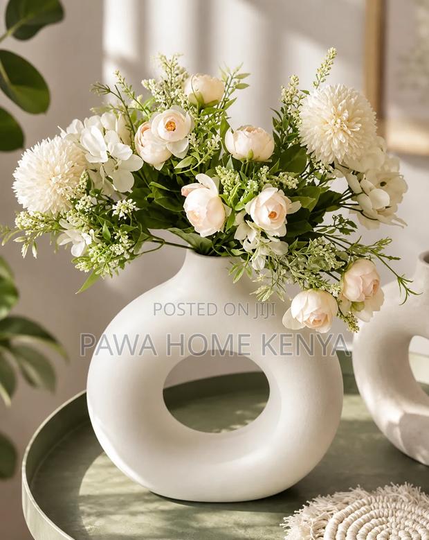 Doughnut Shape Flower Vase