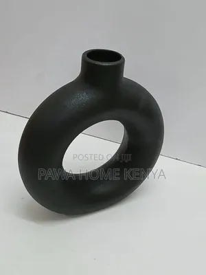 Doughnut Shape Flower Vase
