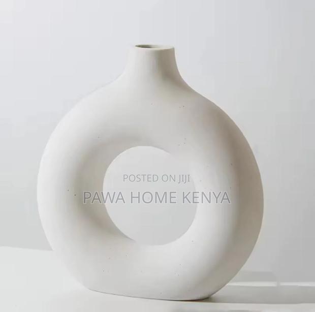Doughnut Shape Flower Vase - thumbnail 4
