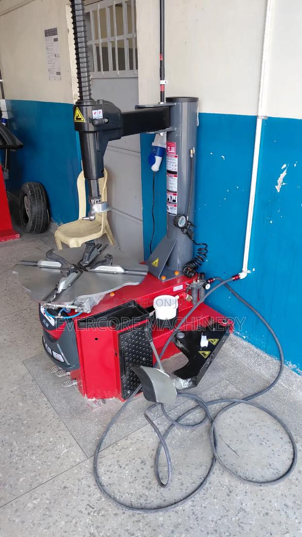 Heavy Duty 28inch Tyre Changer/Remover Machine Electric Powered. - thumbnail 2