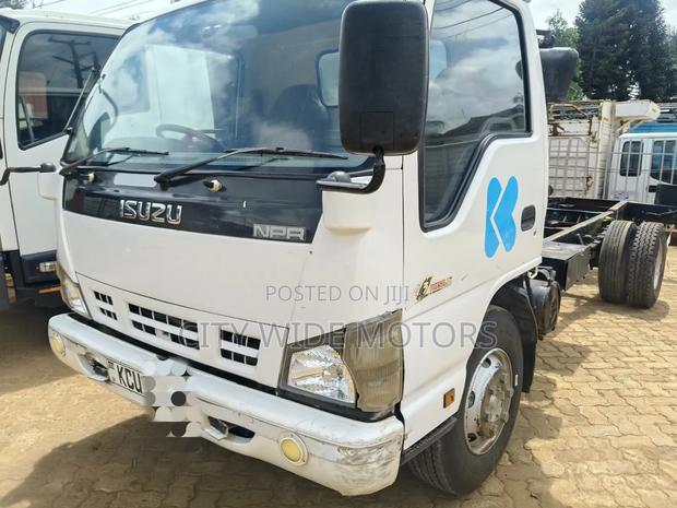 Isuzu NPR 2019 - thumbnail 2