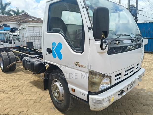 Isuzu NPR 2019 - thumbnail 3