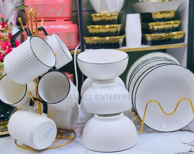 Elegant 18-Piece Japanese Dinner Set – Minimalist Dining Perfection