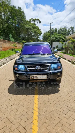Mitsubishi Pajero 2004 Black