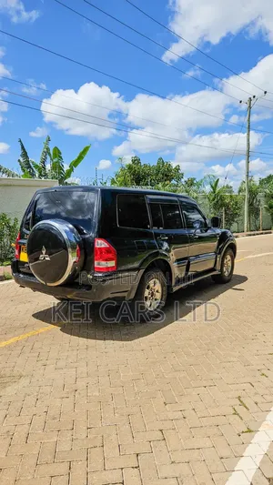 Mitsubishi Pajero 2004 Black