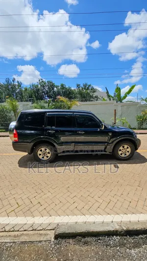 Mitsubishi Pajero 2004 Black