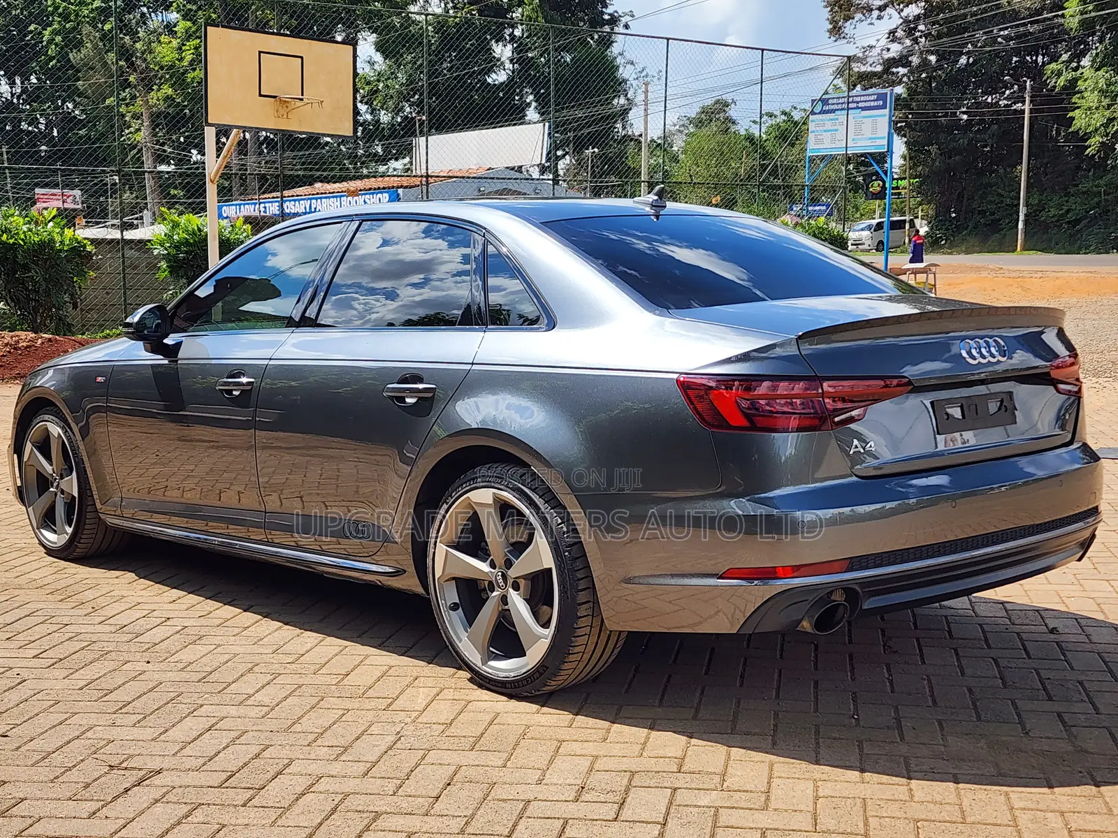 Audi A4 2.0T ultra Premium FWD 2018 Gray