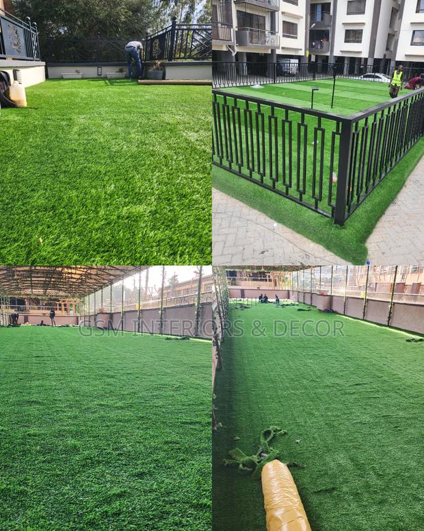 Artificial Green Grass Carpets With Tropical Green Colours