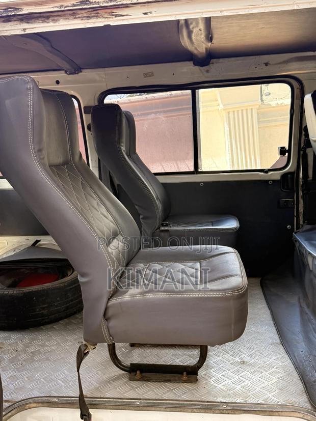 Mazda Bongo 2013 White - thumbnail 3