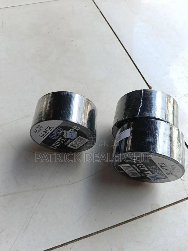 10y Duct Tape - thumbnail 2