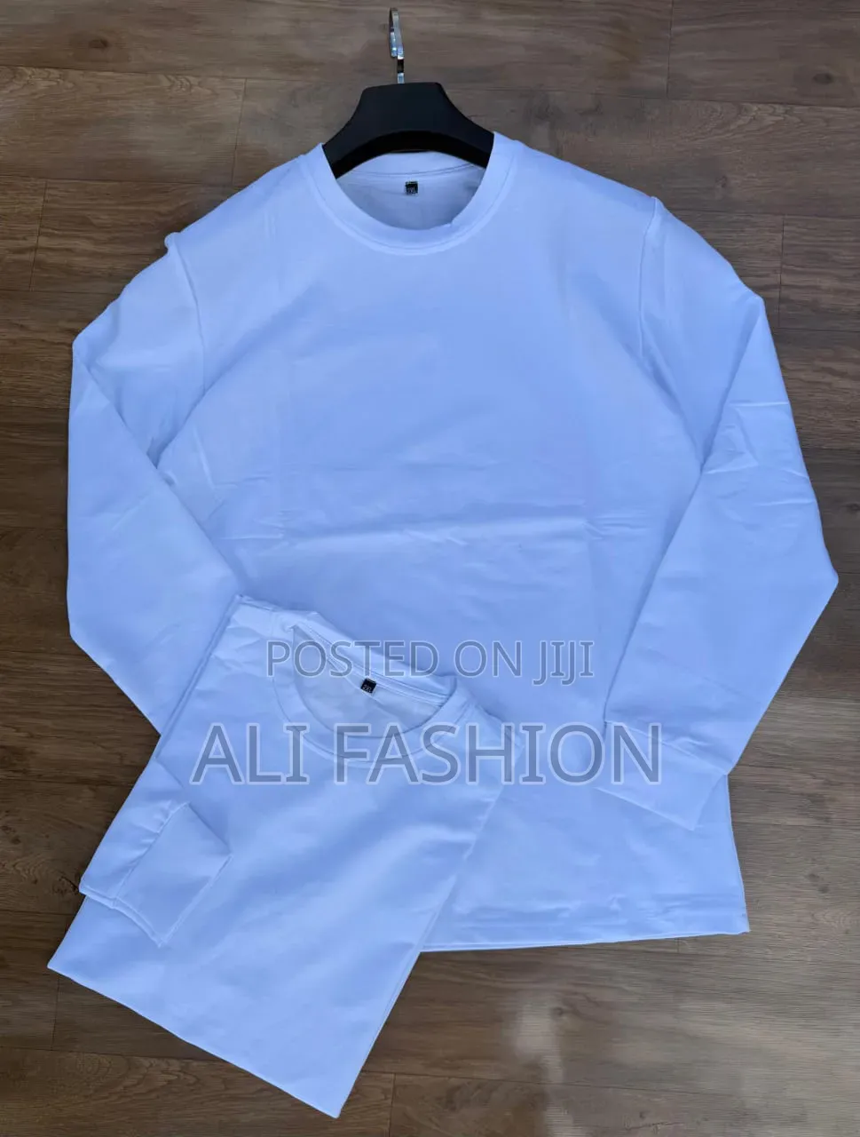 Long Sleeved Round Neck Plain