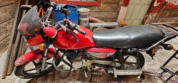 Bajaj Boxer 125 2022 Red