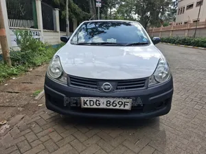 Nissan Advan 2014 White